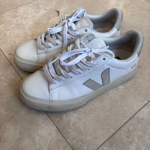 COPY - Veja sneakers women’s US5